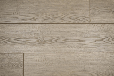 Замковый ламинат 100% натуральный, состоит из осины и березы 50/50, толщина 8 мм., водостойкий (72 часа защиты от воды), 34 класс износостойкости/AC6, ударопрочный. Структура N натуральные поры